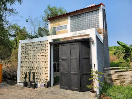 VILA RAIMA (Luxury Room and Nice Room) Отели рядом с достопримечательностью «Komplek Makam Putri Cempo Dan Sayyid Abdurrahman»