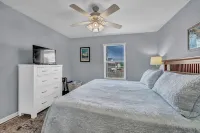 Weekend Seaclusion, Linens, Snacks & Sea Included