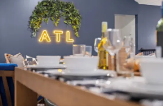 ATL Patio Paradise - Pool, Hot Tub, Movie Theater, Game Room, B-Ball, Arcades!