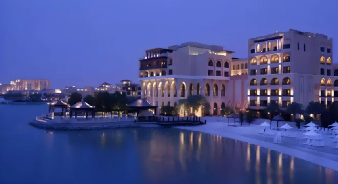 Traders Hotel，Qaryat AI Beri, Abu Dhabi