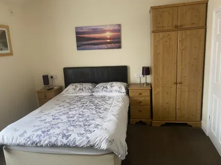 SOUTH LAKES TOWN HOUSE