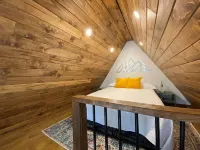 The Moose @ Exit Glacier Cabins