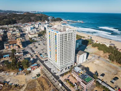 LE BLEU NAKSAN HOTEL 洛山（ナクサン）ビーチ周辺のホテル