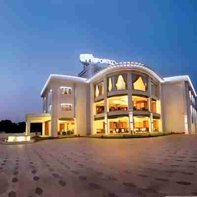 Hotel Wyte Portico Hotel Exterior