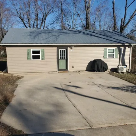 Cozy Home on the edge of Rolla! Hotels in Rolla