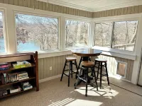 Beautiful, peaceful lakefront home on Loch Lomond!