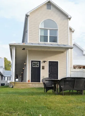Rustic French Country Charm 1 Bed-1 Bath w/Washer & Dryer in New Market, VA!