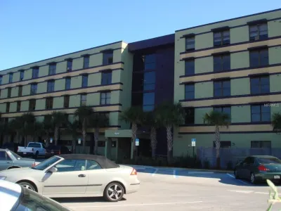 Clearwater Beach Condo 2 B|R fits 5-7ppl Hotels near Coachman Park