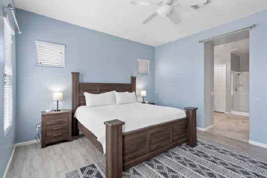 NEW!! GORGEOUS 4 Bed Desert Oasis with Pool!