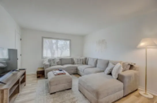 In-N-Out Trout 2.0 里弗福爾斯酒店