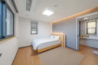 Yeosu Two Stay Pool Villa Hotel in zona Maritime & Fisheries Science Museum