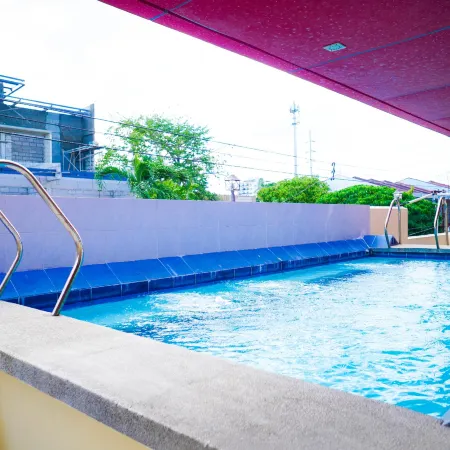 La Galleon Suites Hotel