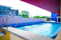 La Galleon Suites Hotel - 屋上プール