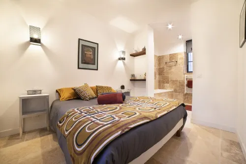 Magnifique Chapelle Entièrement Rénovée en Cœur de Ville Pour 8 Personnes Hotels in Montargis