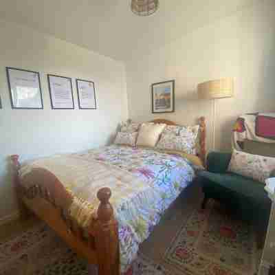 R and B Warm and Cosy Cabin Others