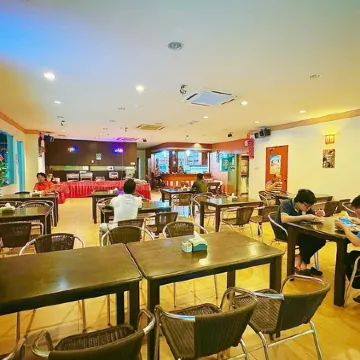Grand Far East Hotel Отели в г. Масаи