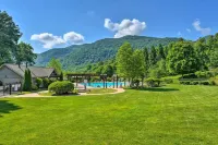 Luxury Mountain Golf w/ Pool & Hot tub