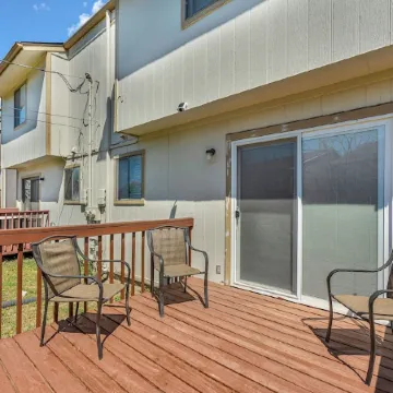 Spacious townhome - 2-bedrooms with King Beds in quite cul-de-sac - sleeps 6