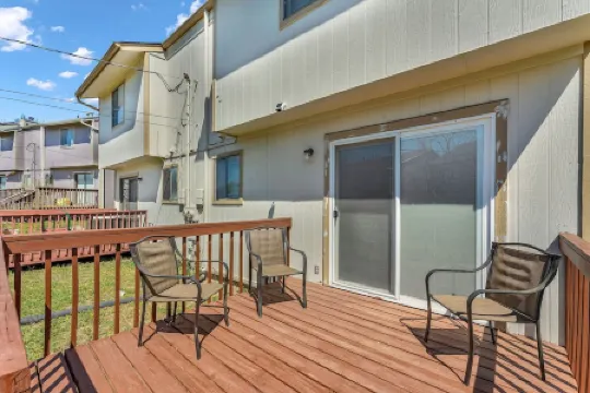 Spacious townhome - 2-bedrooms with King Beds in quite cul-de-sac - sleeps 6