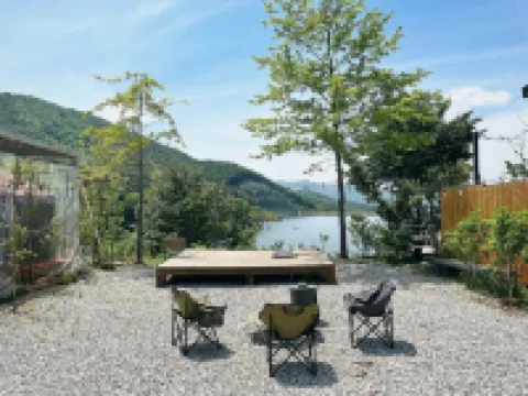 Jinan Lake Pension