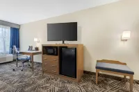 Best Western Plus Lewisville Flower Mound - Parking
