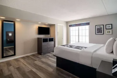 La Quinta Inn by Wyndham Sacramento North Hotel dekat Kompleks Golf Haggin Oaks