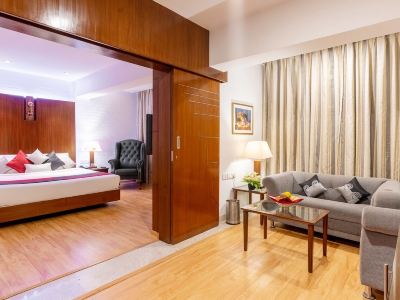 SFO Hotel and Suites