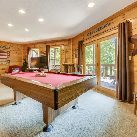 Livin on Mountain Time 4 Bedroom Cabin by RedAwning