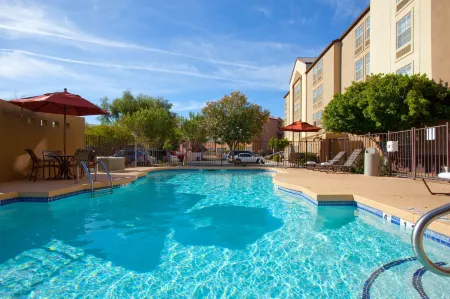 Holiday Inn Express & Suites Phoenix Airport