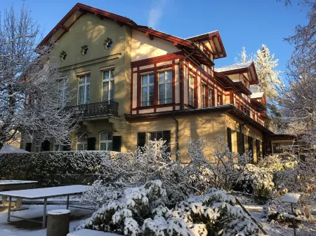 Unique Hotel Innere Enge Отели в г. Шюпфен