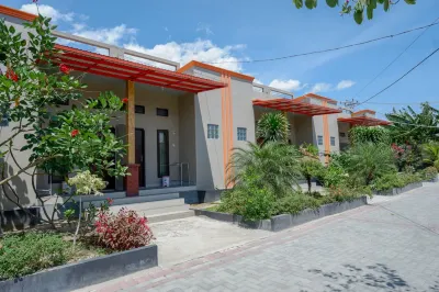 RedDoorz Near Taman Makam Pahlawan Tatura Hotels in Tatanga