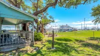 Charming House 1/2 Block from Bay - 民泊
