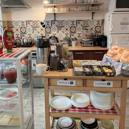 Hostel Helvetia - Private Rooms in City Center and Old Town Отели рядом с достопримечательностью «Галерея графики и плакатов»