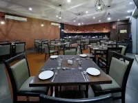 Pride Biznotel, Manjusar - 朝食