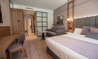Hotel Giralda Center