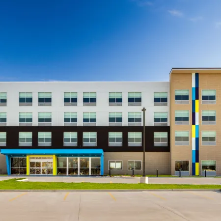 Tru by Hilton Oshkosh