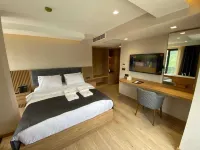 Ladur Resort Hotel - balcony