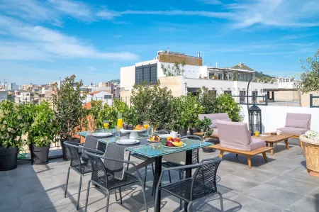Mythos Luxury Suites