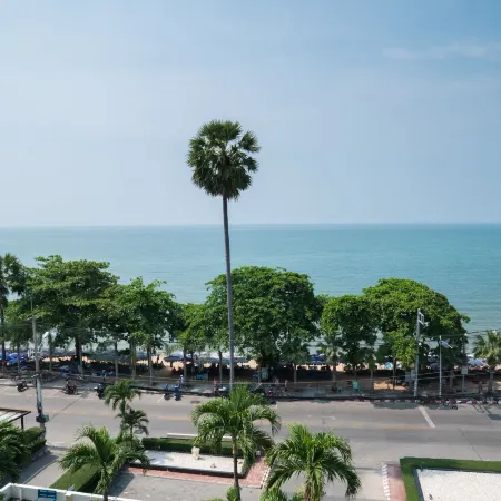Grand Jomtien Palace Hotel