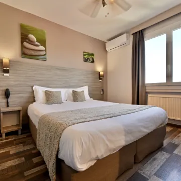 The Originals City, Hôtel Le Lodge, Ondres, Bayonne Nord - Housity