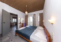 Manias Hotel Apartments - สระว่ายน้ำบนดาดฟ้า