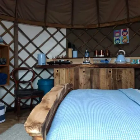 Bembridge Harbour Yurt - Log Burner - WiFi Отели в г. Райд