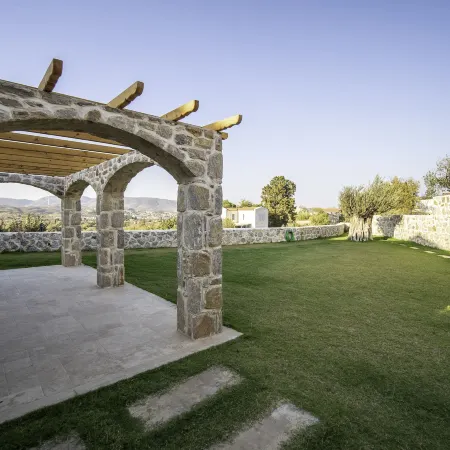 Zeyt Inn Hotel