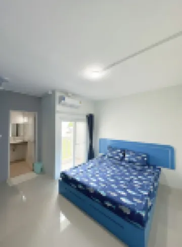 At Samutsakorn Mahachai