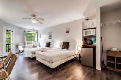 Muskoka Waterfront Retreat Hotels in Lake of Bays
