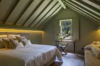 The Grove Houses Hotels in Fafe