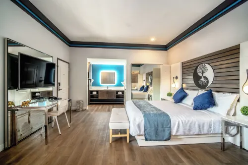 Aspire Inn Studios & Spas Hotels in Bellflower