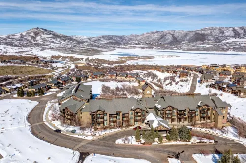 Lodge at Stillwater by Kbm Resorts