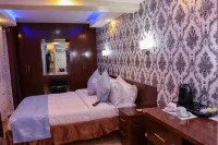 The Base Hotel Отели в г. 