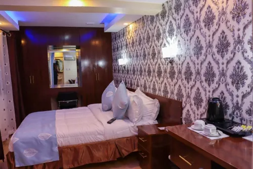 The Base Hotel - 3 estrellas